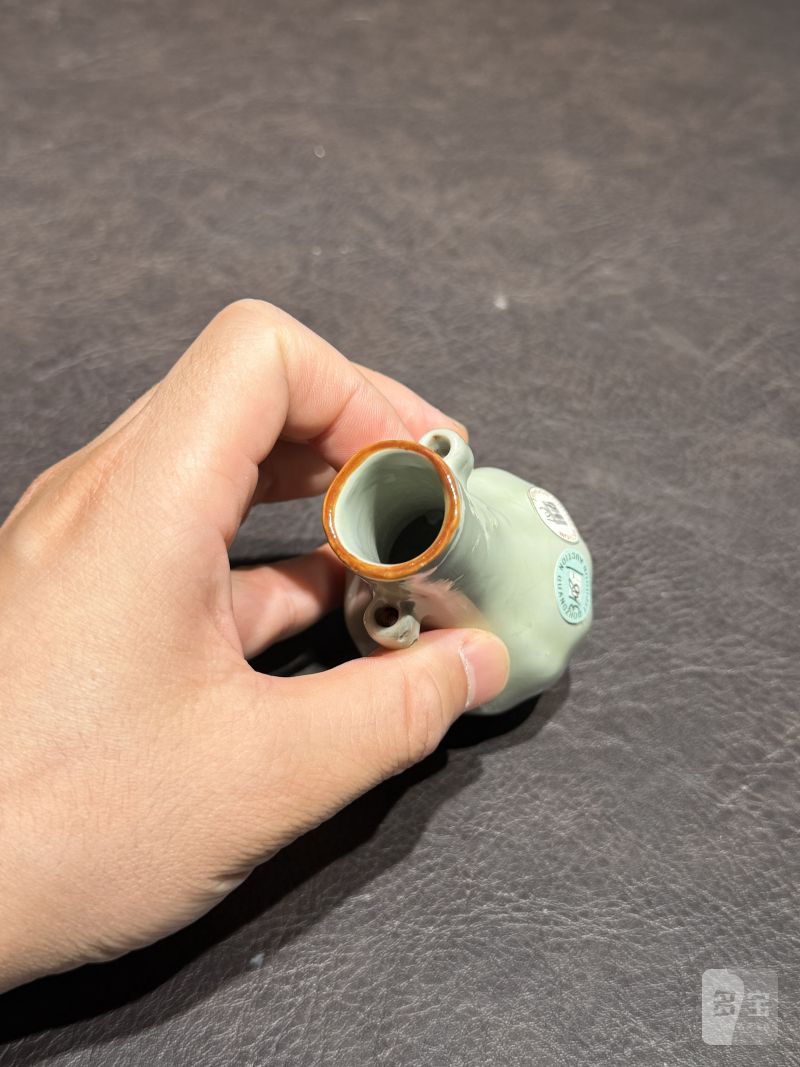 明成化 仿哥釉小贯耳瓶 - 图11